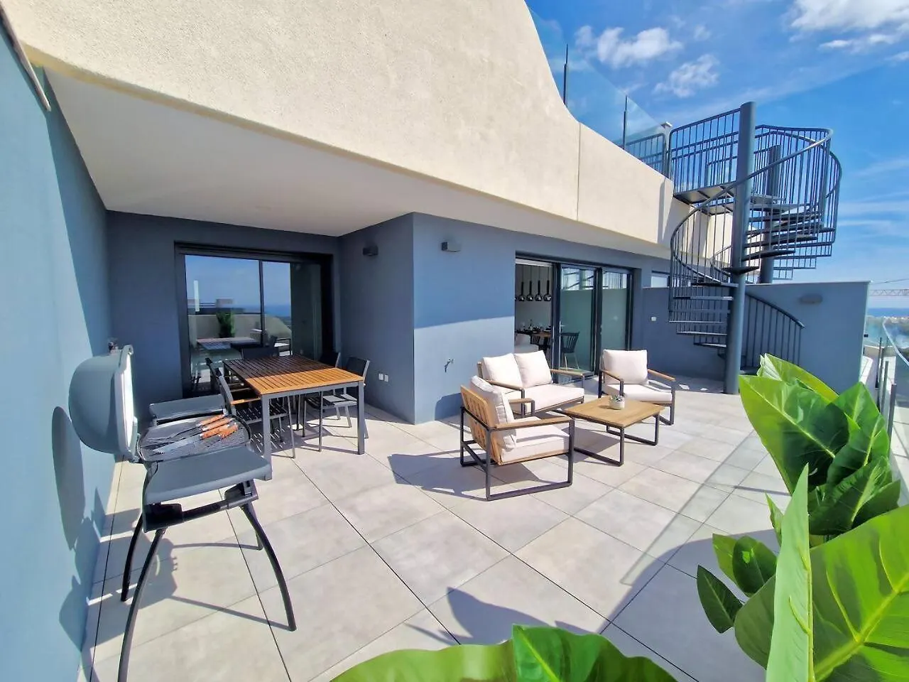 Sr Oasis 325 2 Bdr Penthouse With Sea View Daire Estepona