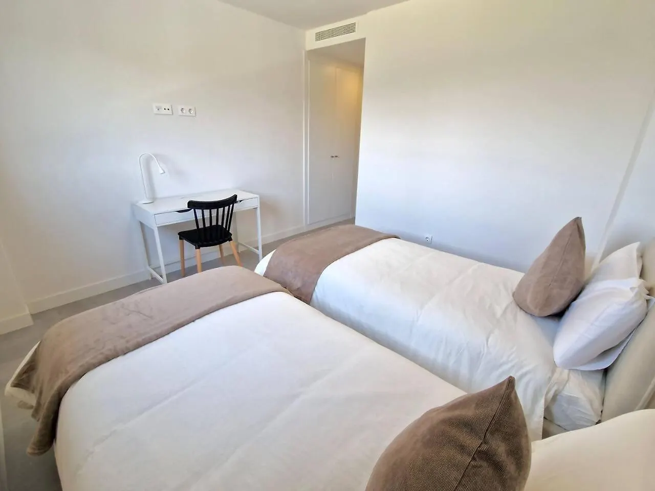 Sr Oasis 325 2 Bdr Penthouse With Sea View Daire Estepona