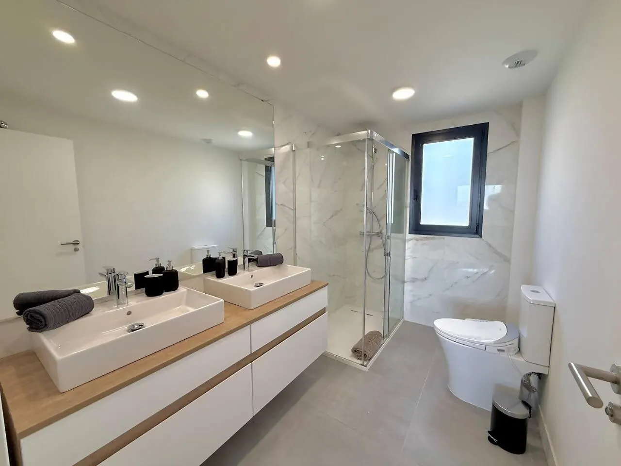 Sr Oasis 325 2 Bdr Penthouse With Sea View Daire Estepona